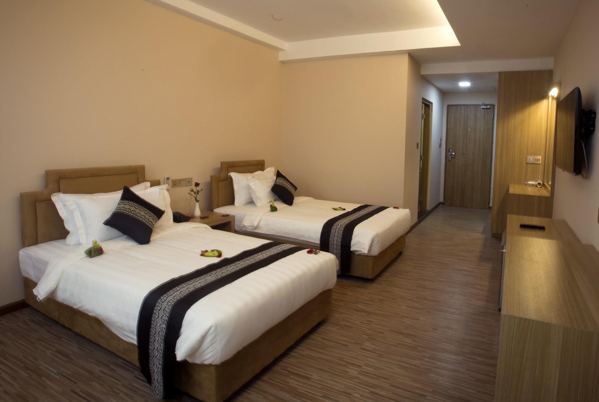 Elegant Hotel Pyi Thar Yar Yangon Exterior foto
