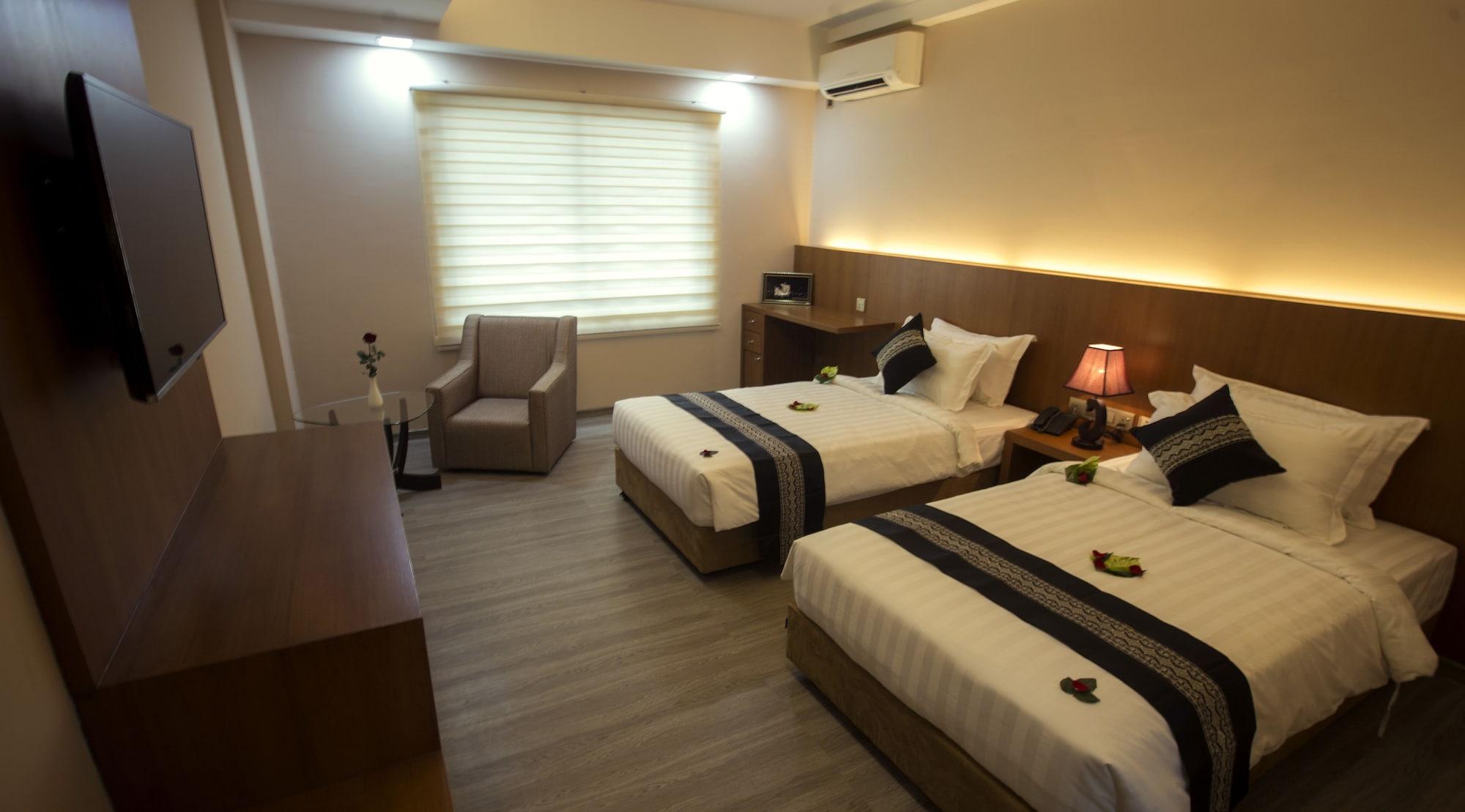 Elegant Hotel Pyi Thar Yar Yangon Exterior foto